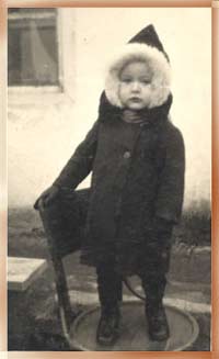 Viachek Igrunov as a 2-year child. Chernitsy, 1950